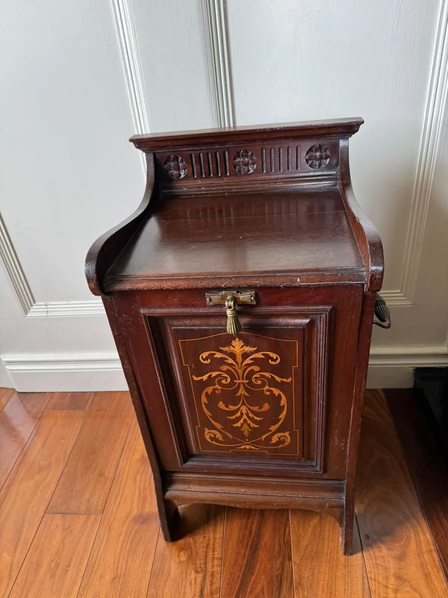 Antique coal scuttle - Image 1