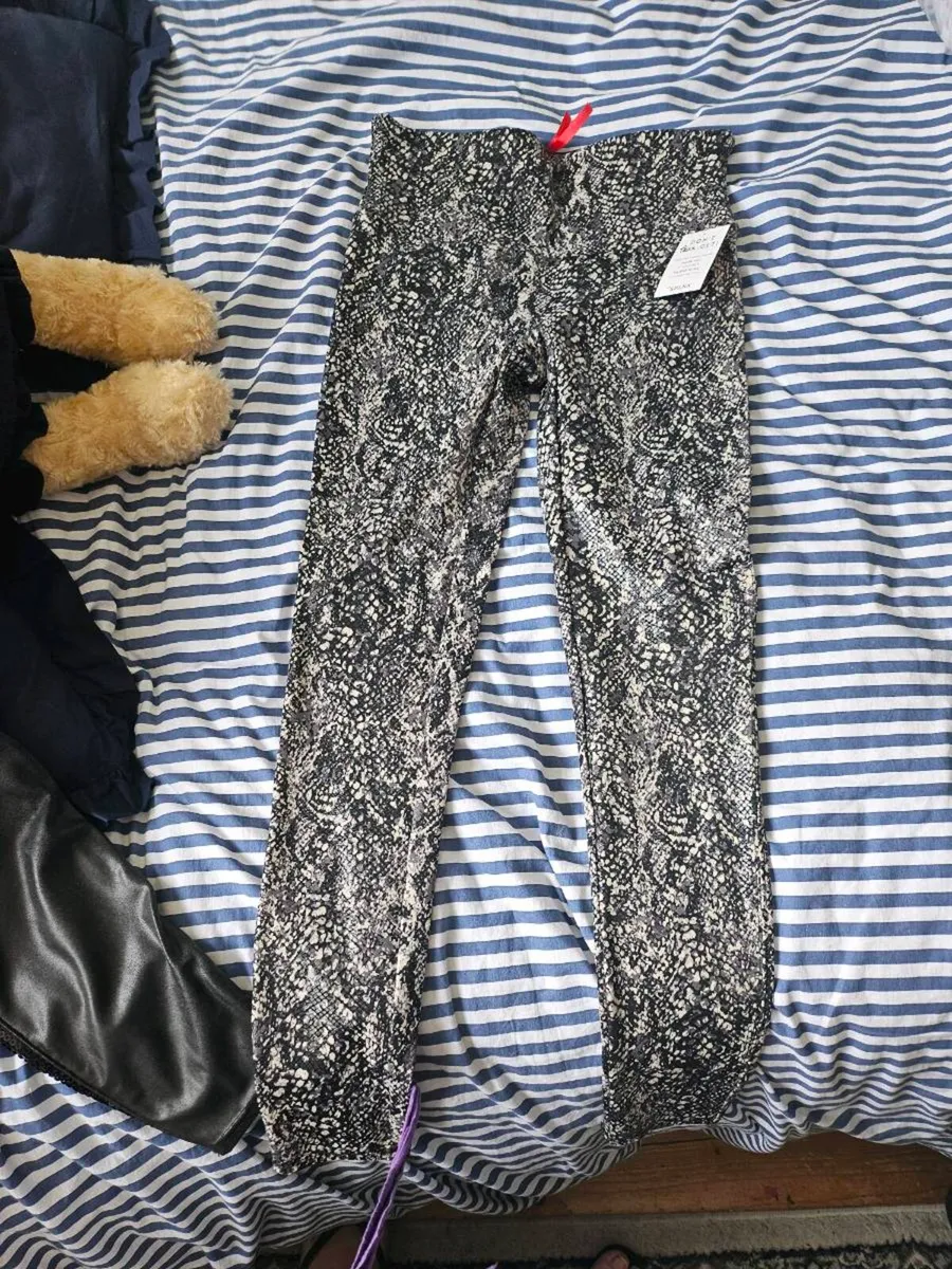 Spanx leggings - Image 1