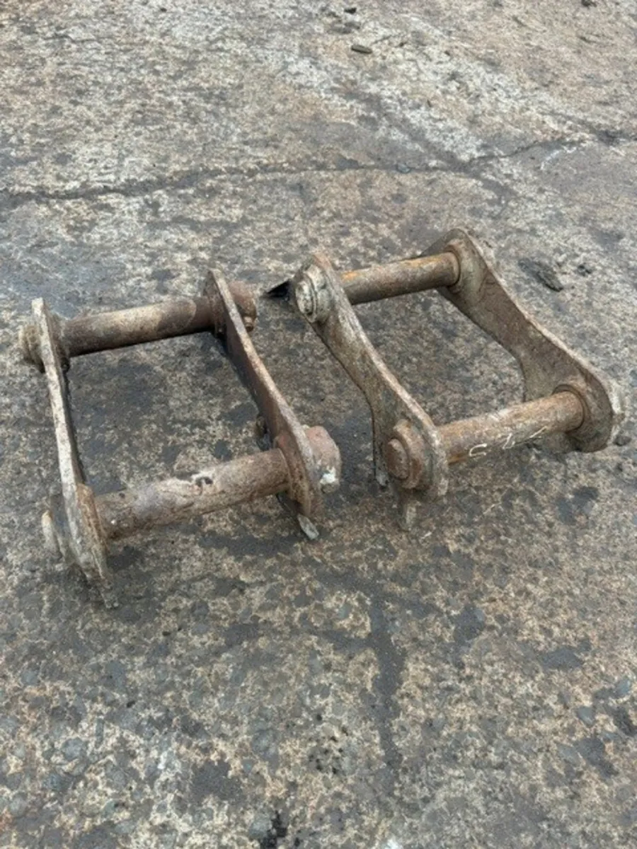 Linkages to suit 6-8 ton machine - Image 1
