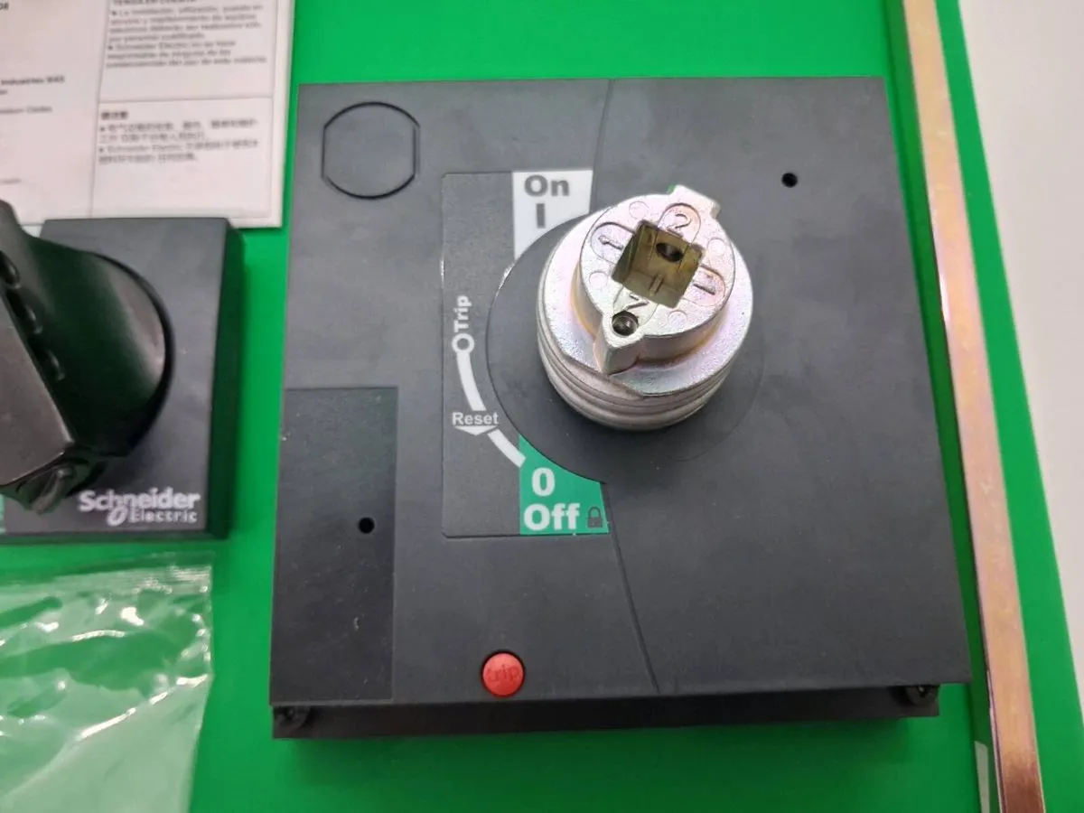 Postage - Schneider LV432598 Extended Rotary Handl - Image 3
