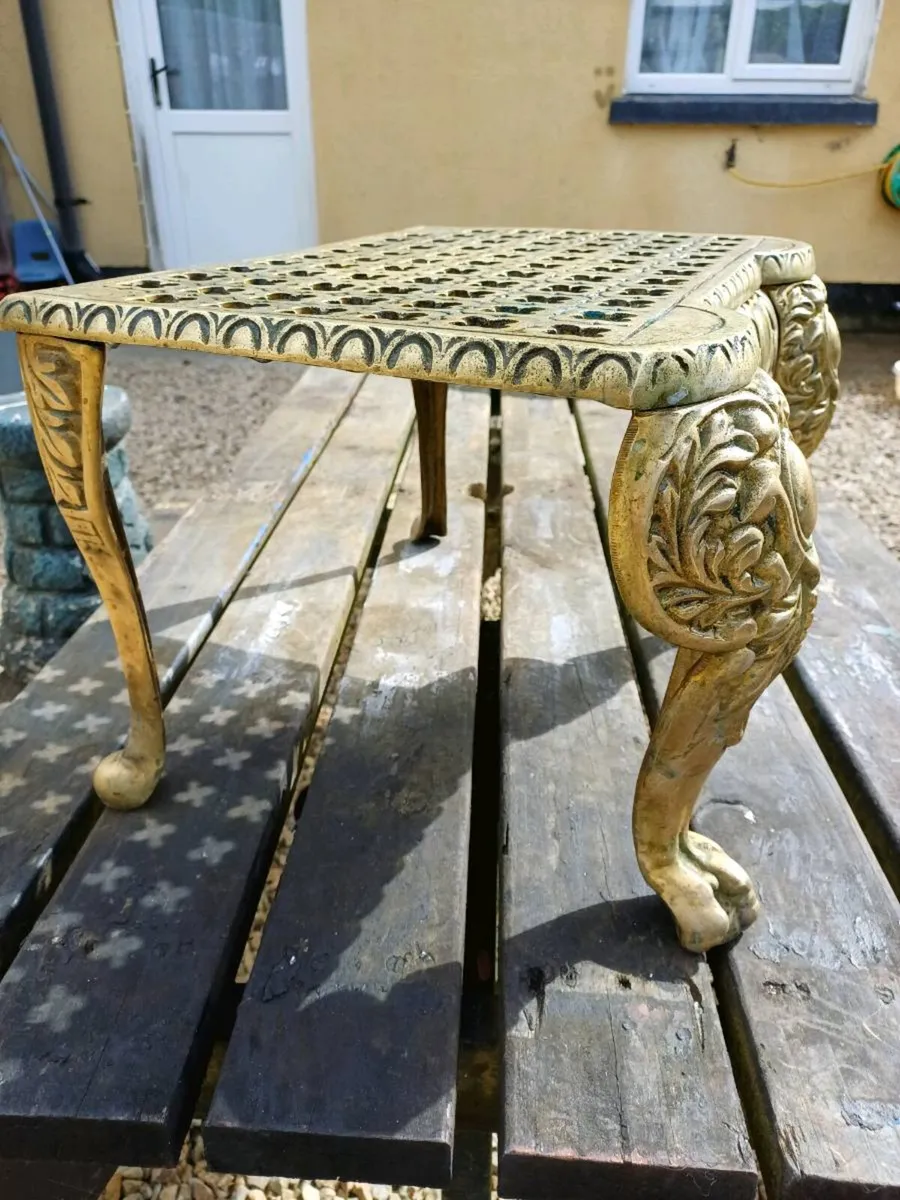 Heavy Early Victorian Brass Footman Trivet - Image 4