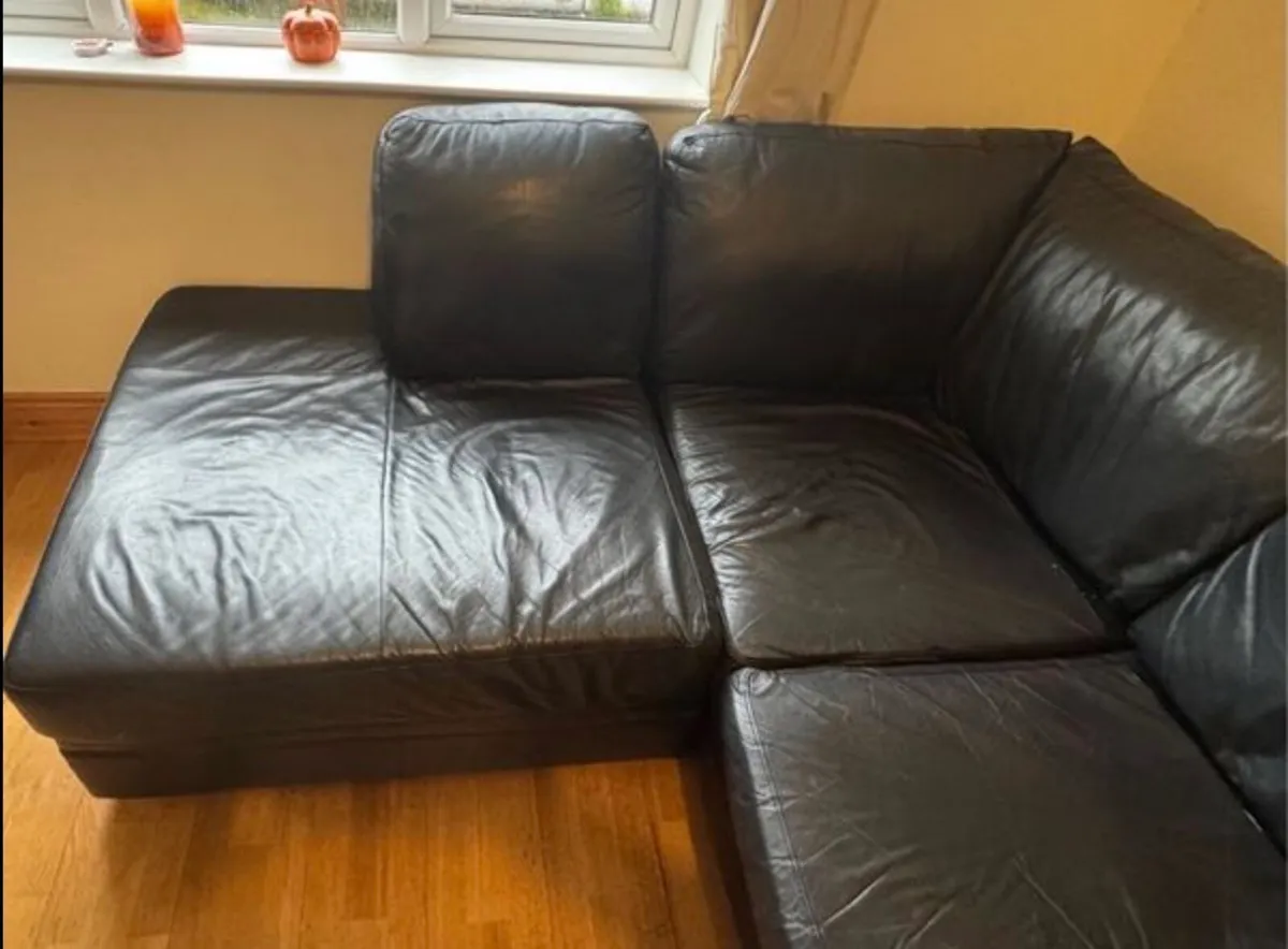 FREE Corner sofa (leather) - Image 2