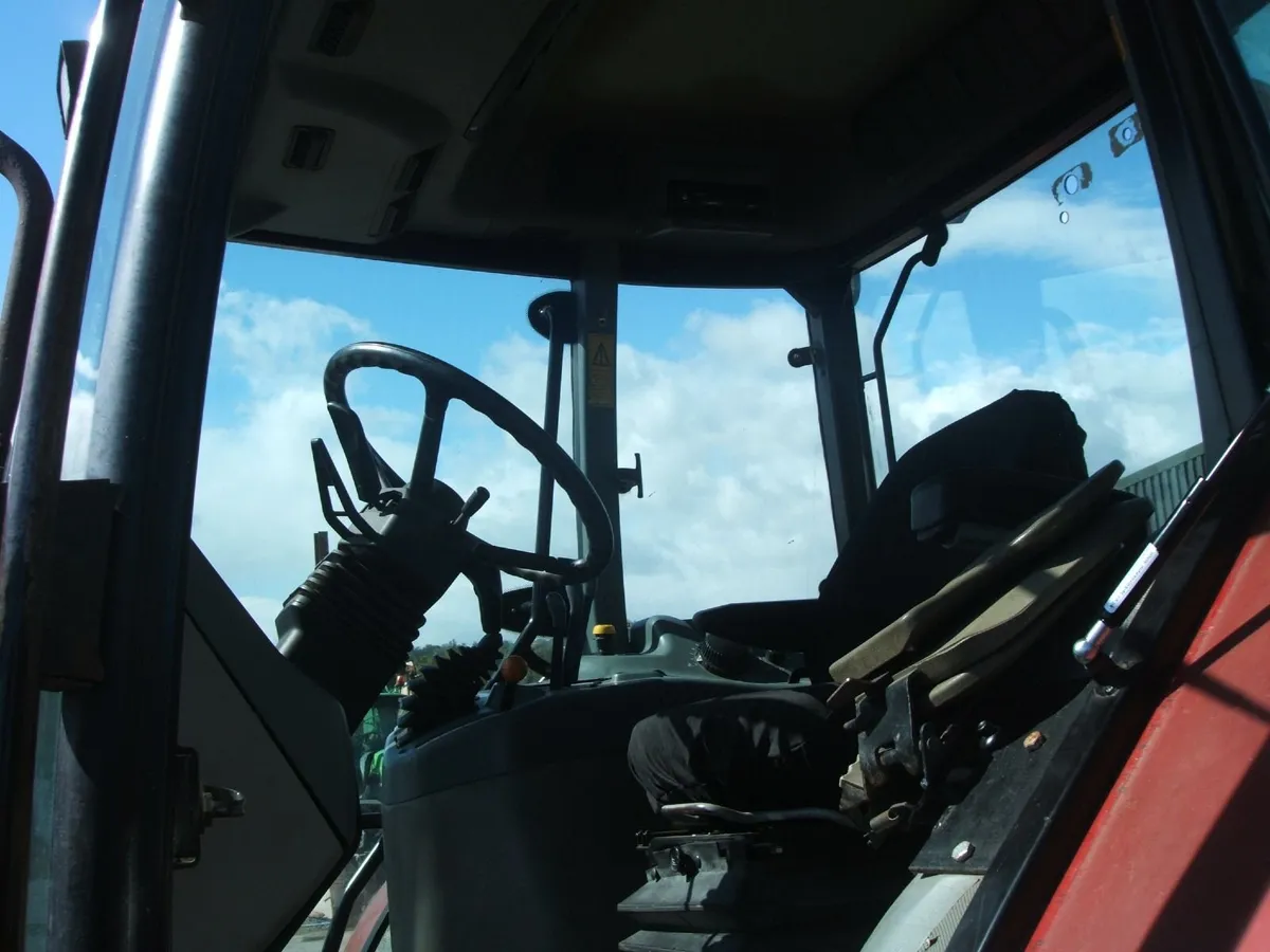 2001 Case MX 100C - Image 2
