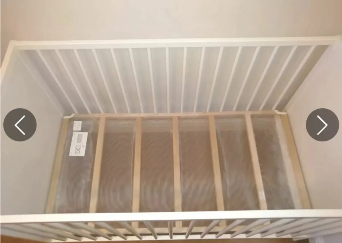 Cot with mattress - Image 2