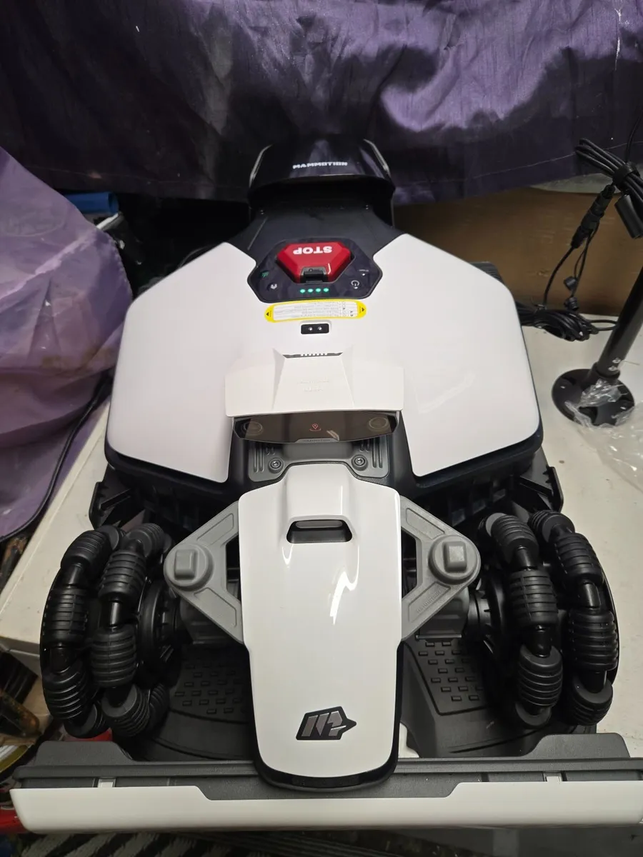 Robot mower LUBA AWD 800 - Image 1