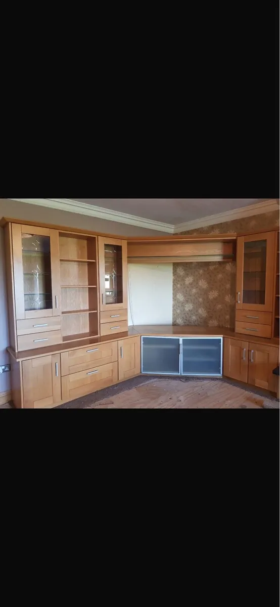 Sitting room unit - Image 1