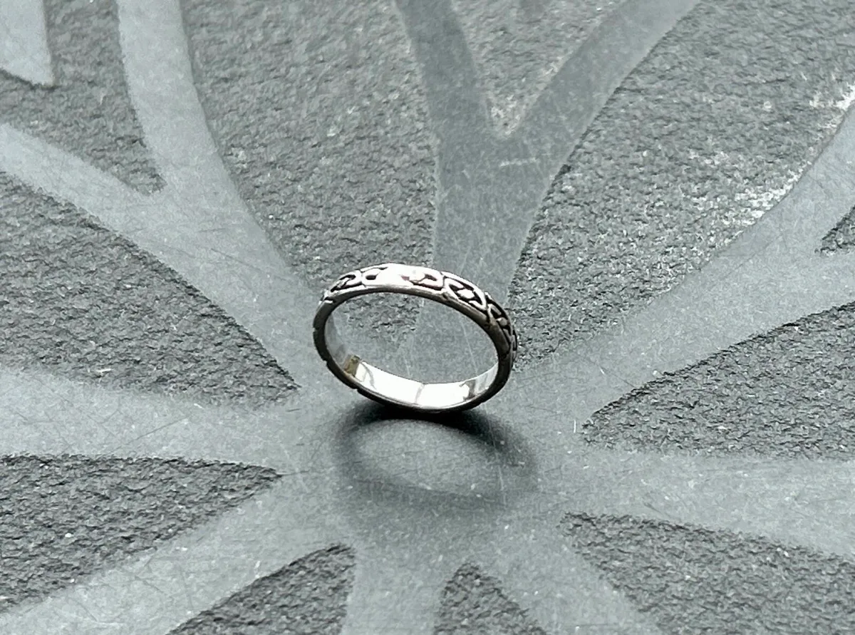 Sterling silver Celtic Ring size K or 5.5 - Image 4