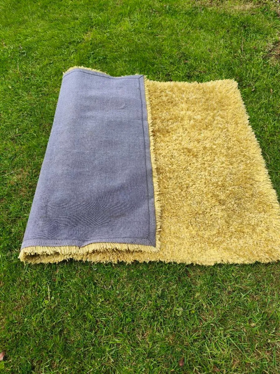 Beautiful lemon coulor rug like new 15 - Image 4