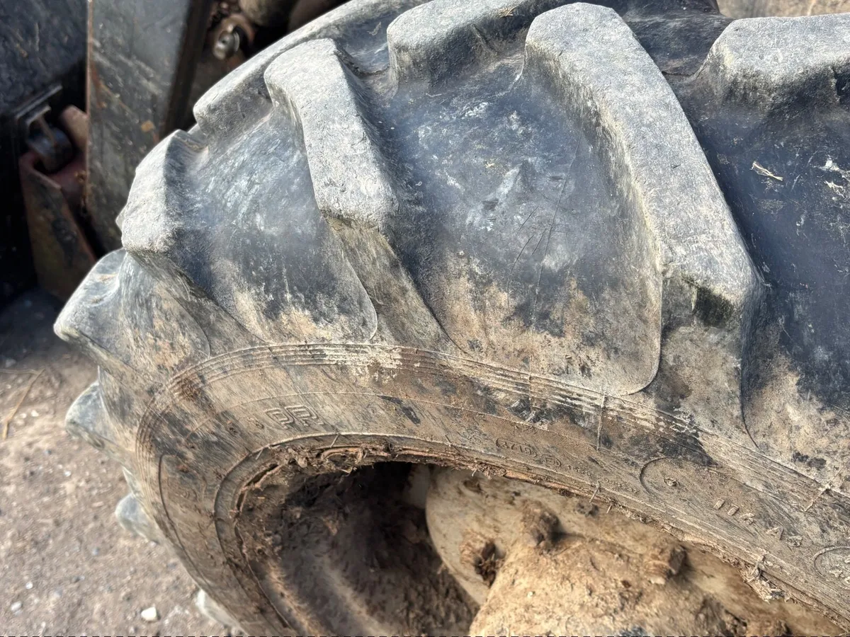 4WD International Case 685 tractor - Image 3