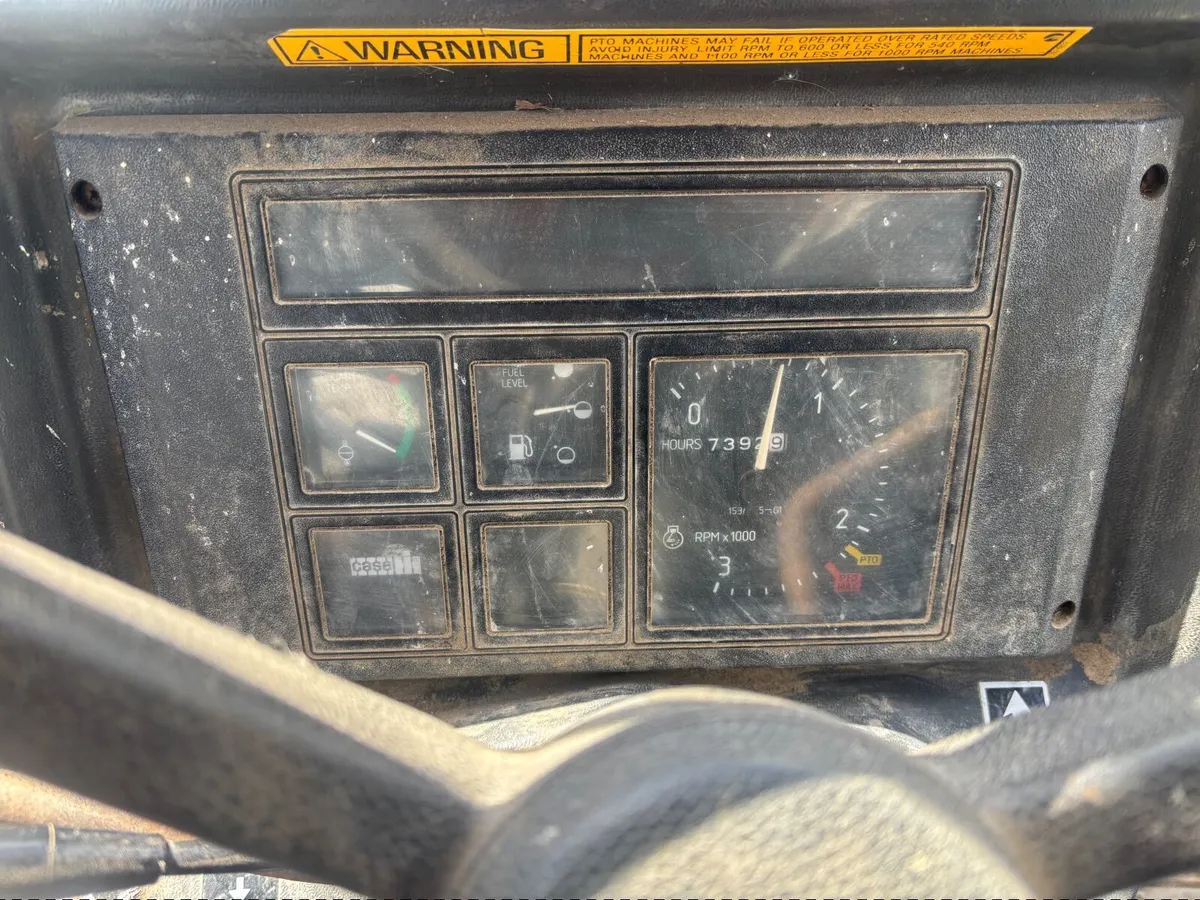 4WD International Case 685 tractor - Image 4