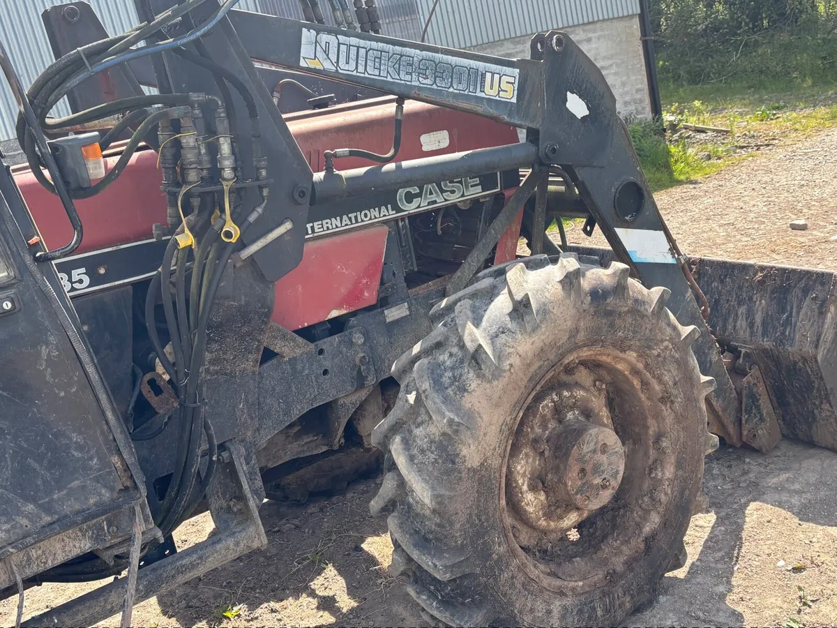 4WD International Case 685 tractor - Image 2