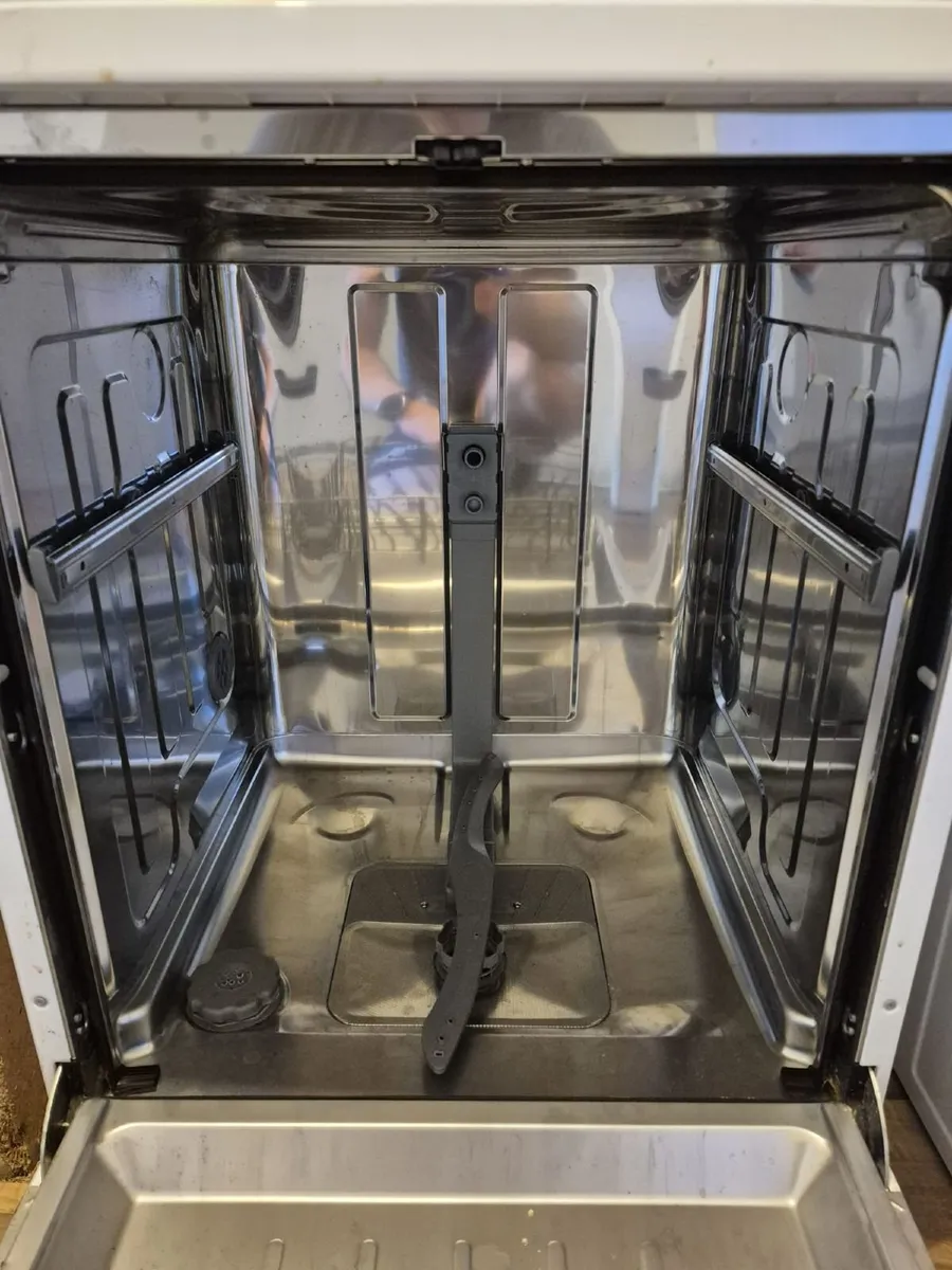 Kenwood Dishwasher KDW60W23 | 1 Year Old | €300 - Image 2