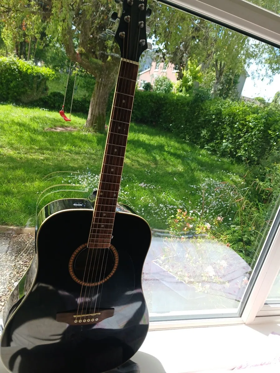 Acoustic guitar - Image 2