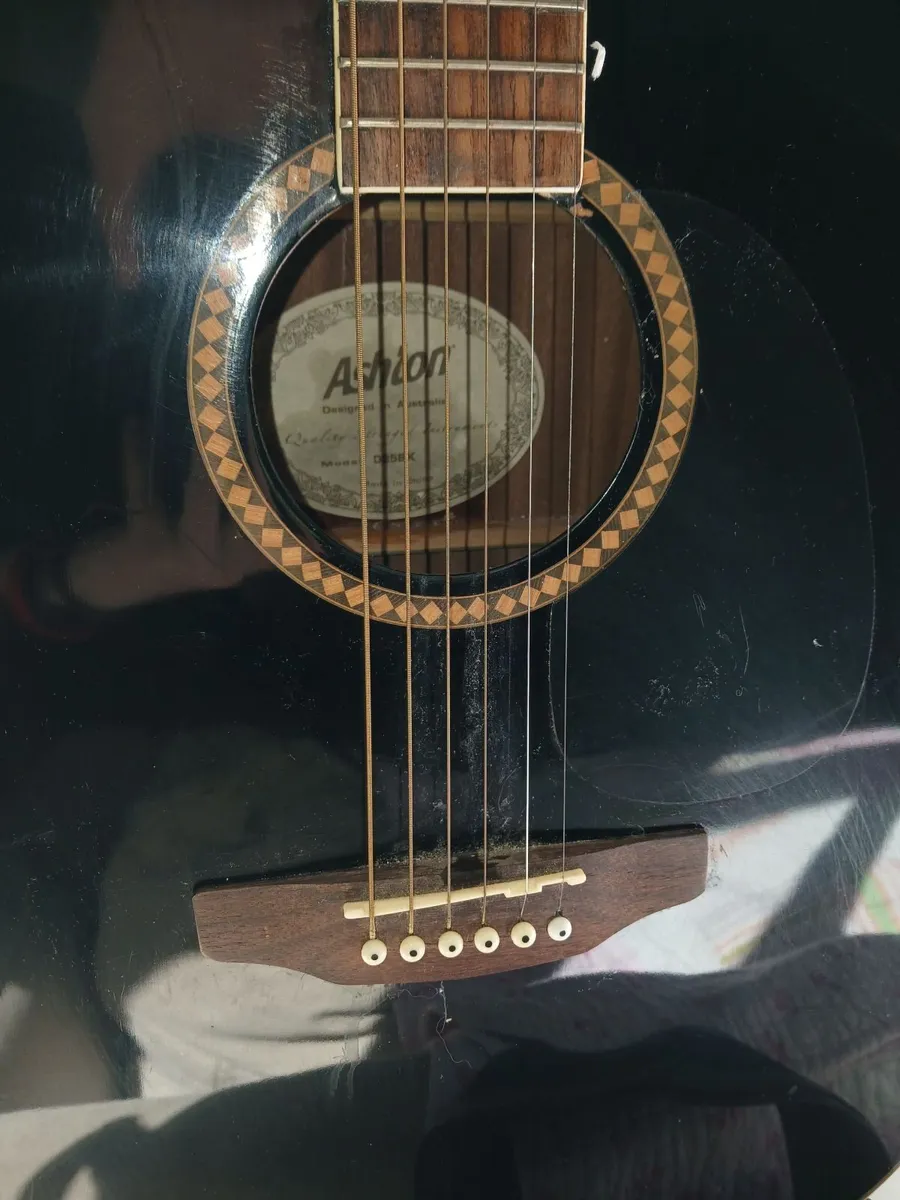 Acoustic guitar - Image 3