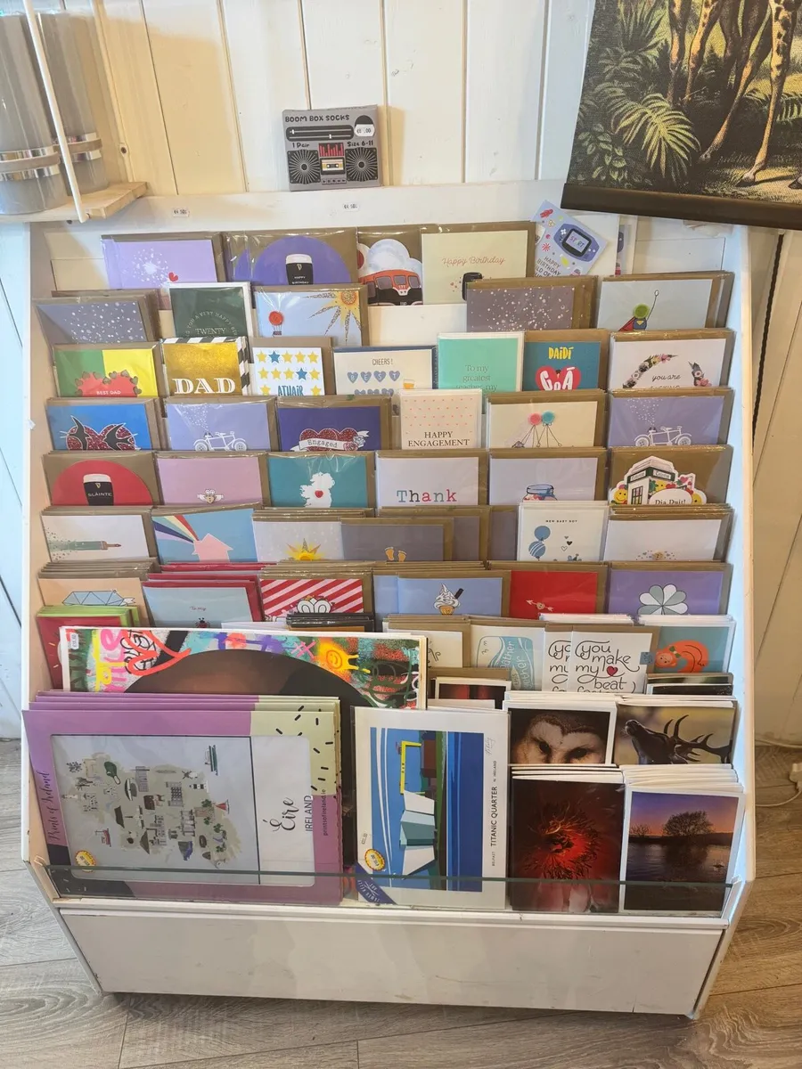 Card stand - Image 1