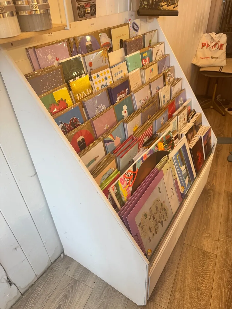 Card stand - Image 3