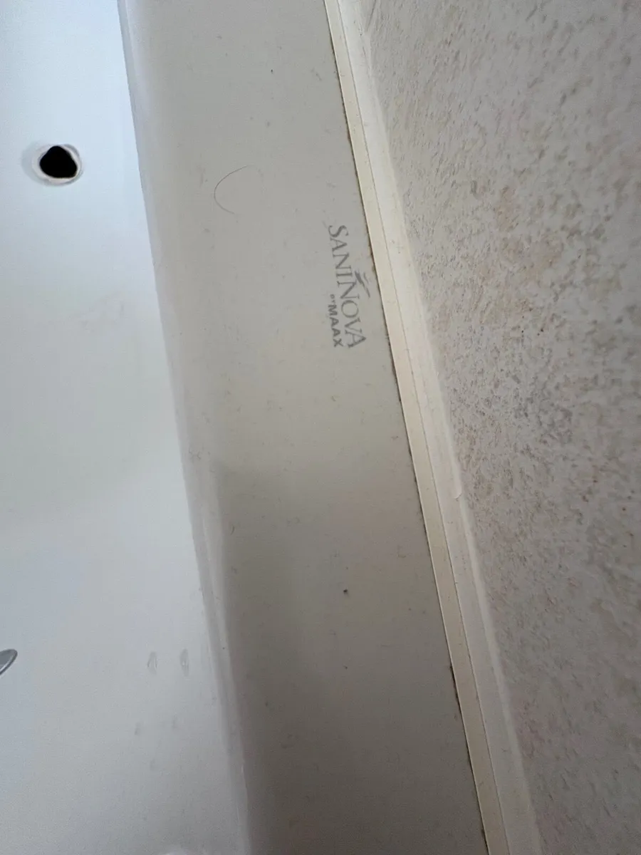 Jacuzzi bath - Image 3