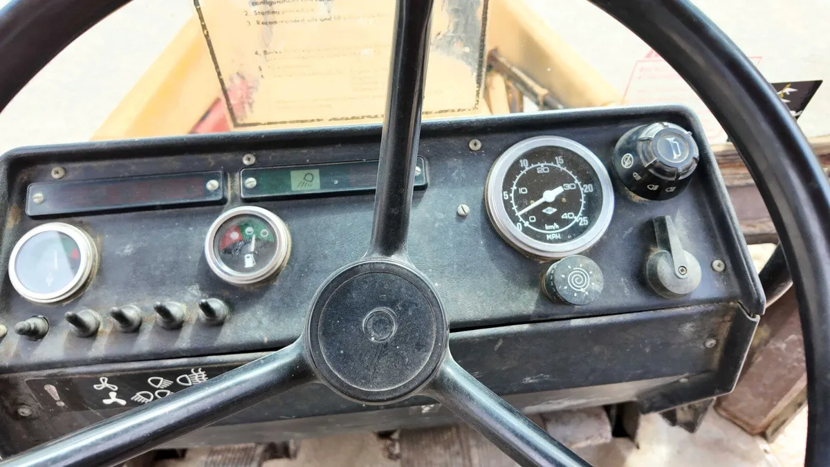 MF50D 2WD DIGGER, 3900 HRS - Image 4