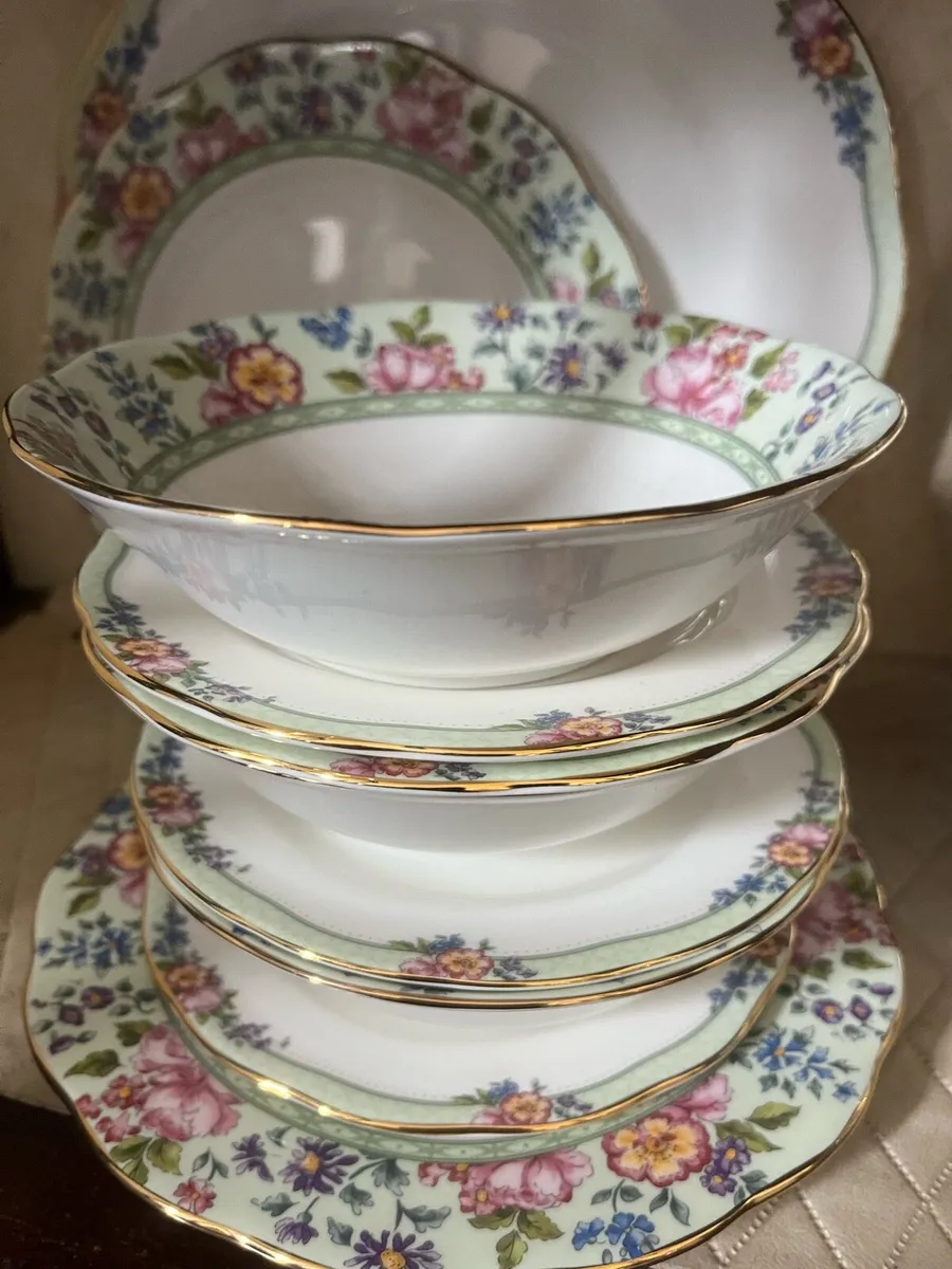 Royal Albert Harrington Bone China Dinner Set - Image 2