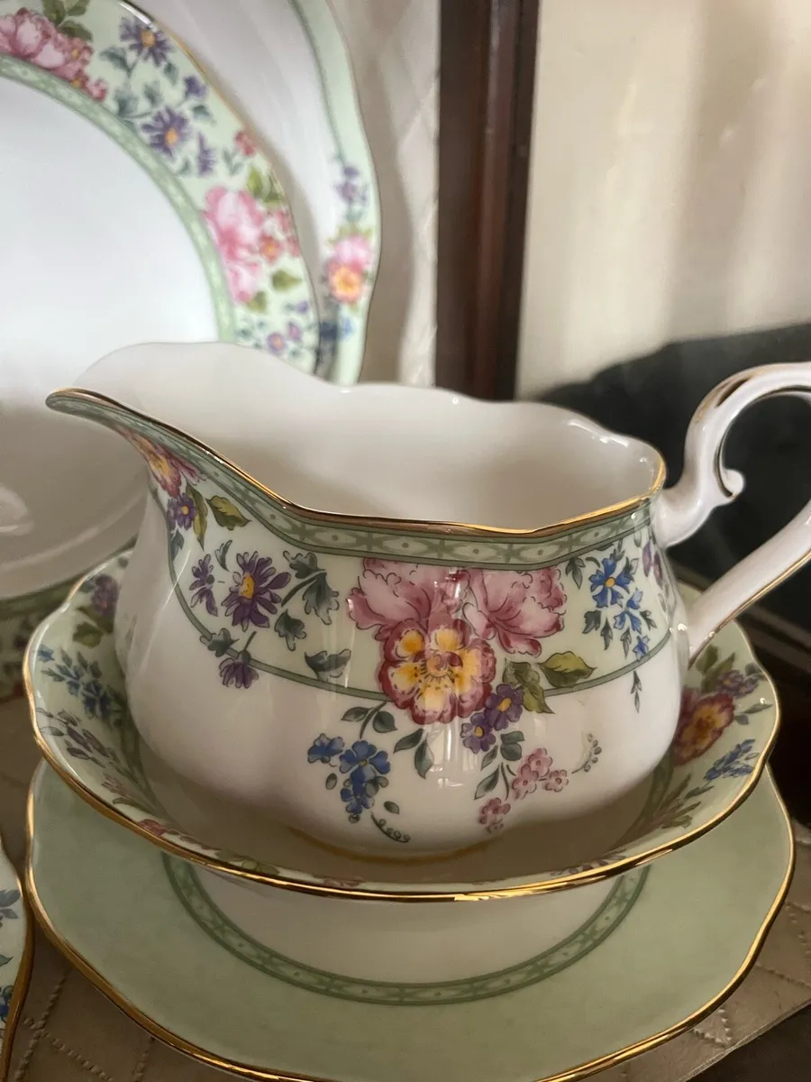 Royal Albert Harrington Bone China Dinner Set - Image 4