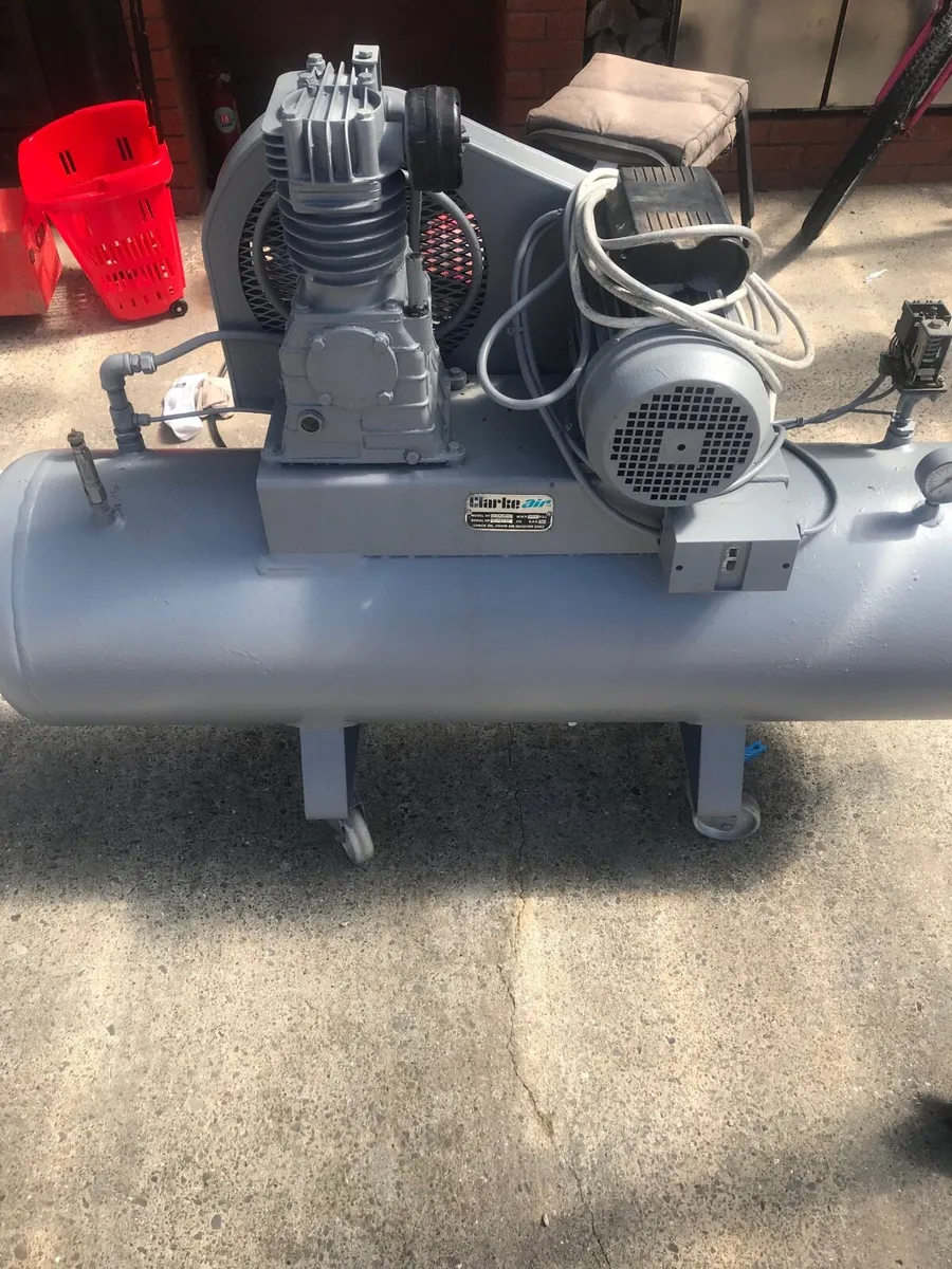Air compressor - Image 1
