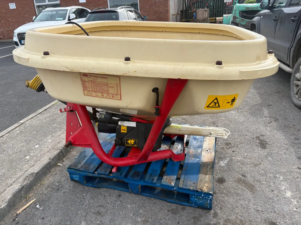 Vicon Wagtail Fertiliser Spreader - Image 4