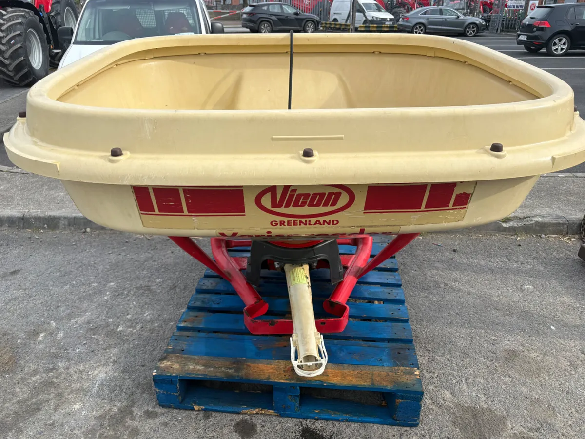 Vicon Wagtail Fertiliser Spreader - Image 1