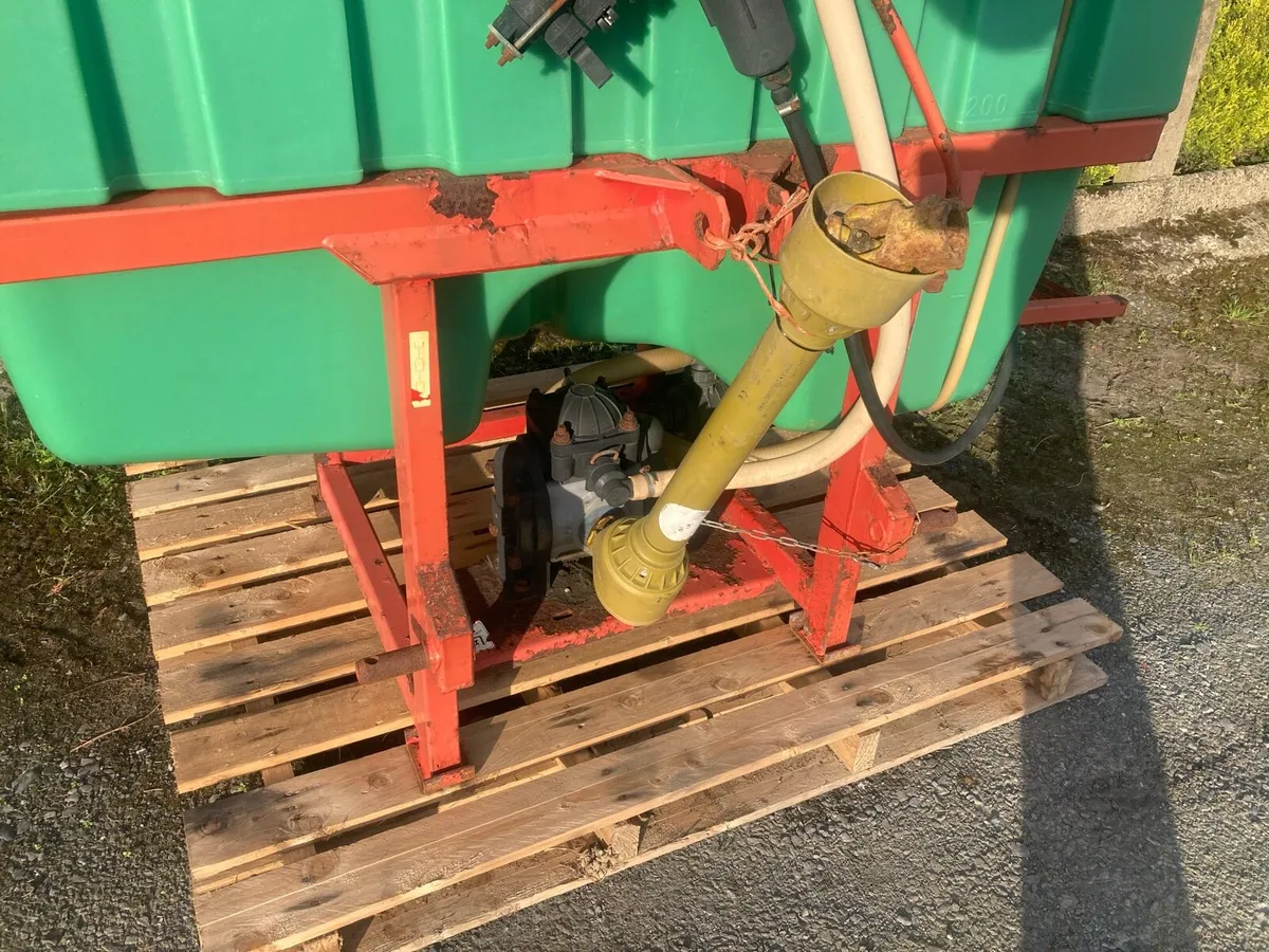 600 litre sprayer , Bury. - Image 3