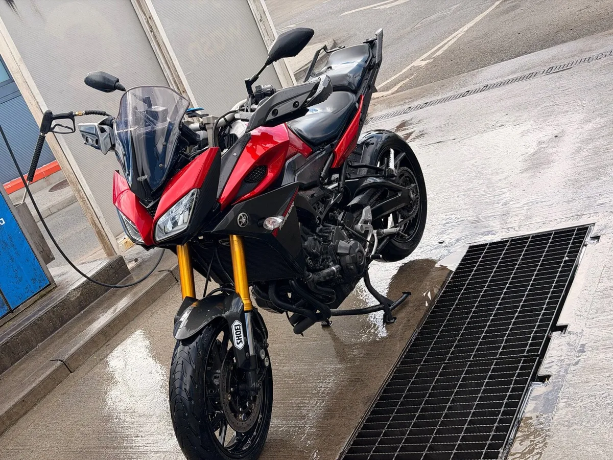 Tracer 900 - Image 1