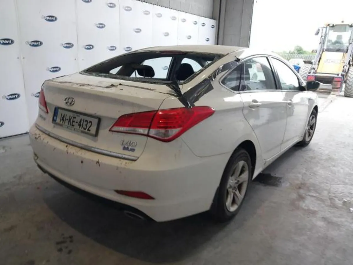 2014 Hyundai i40  BREAKING / PARTS - Image 3