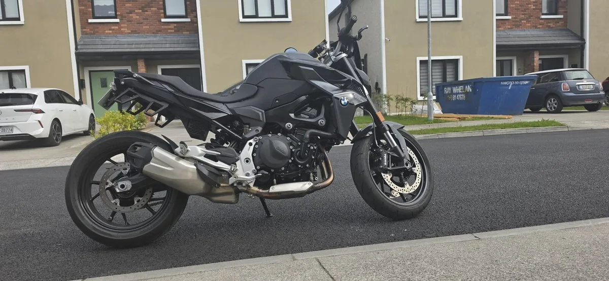BMWF900R - Image 2