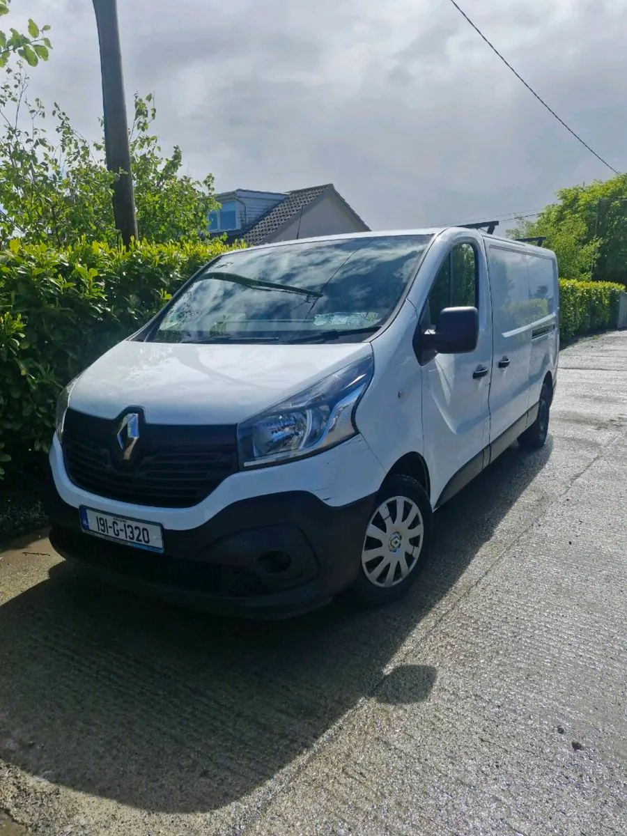 Renault Traffic - Image 2