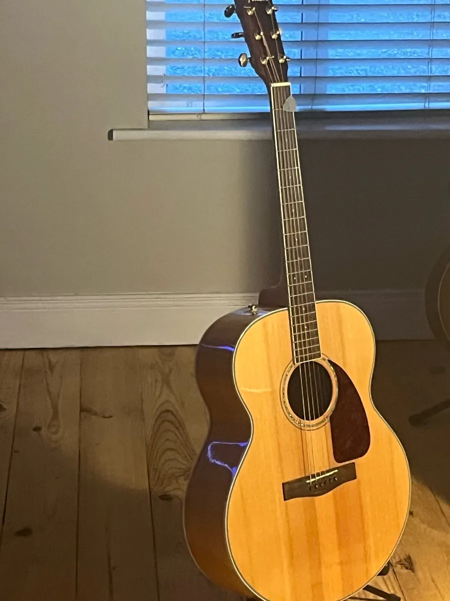 Fender Acoustic Guitar Jumbo - Image 1