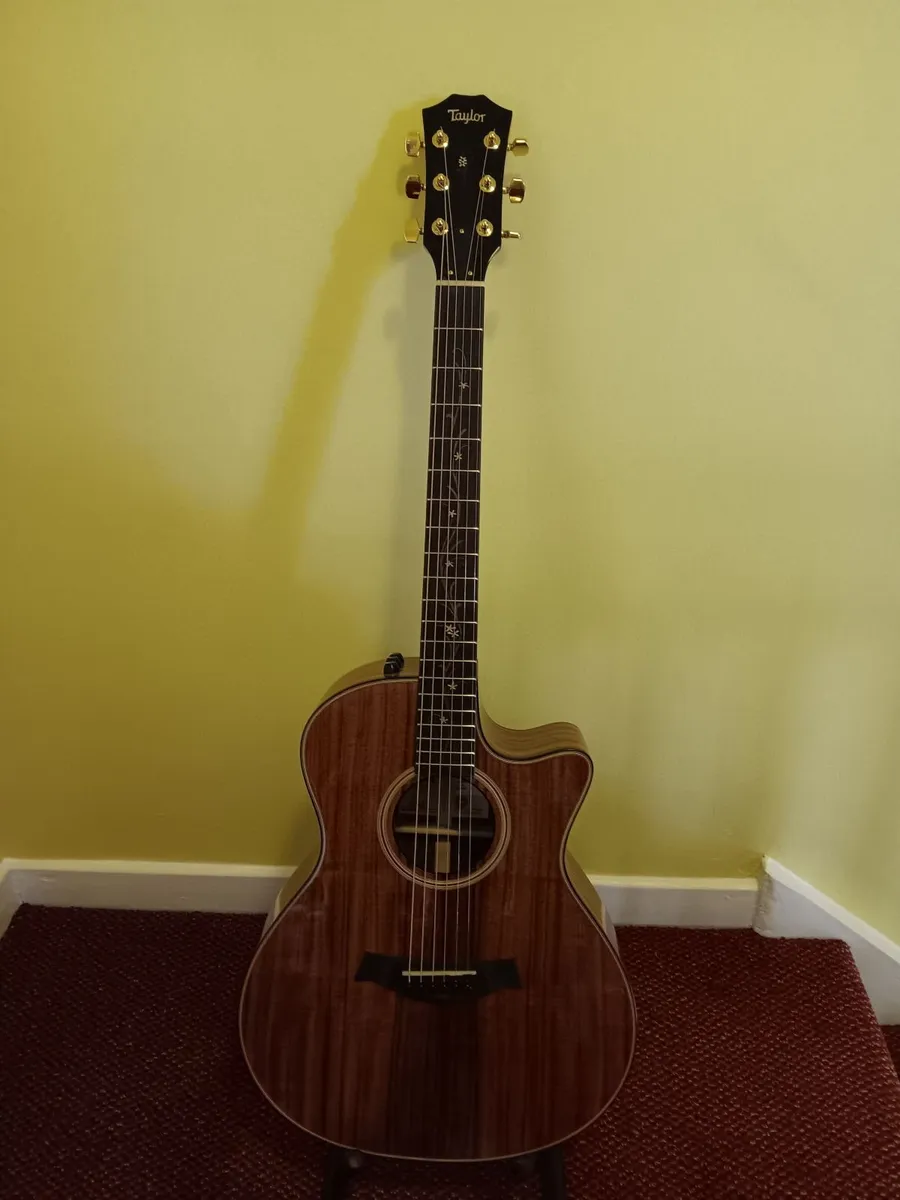 guitar - Image 2