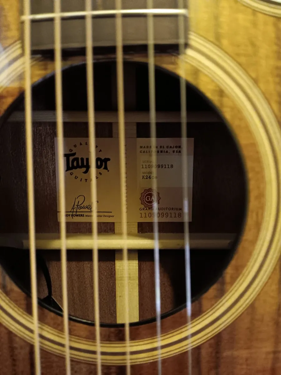 guitar - Image 3