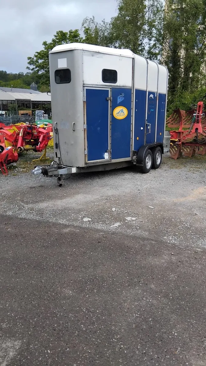Ifor William’s 510 horse box - Image 1