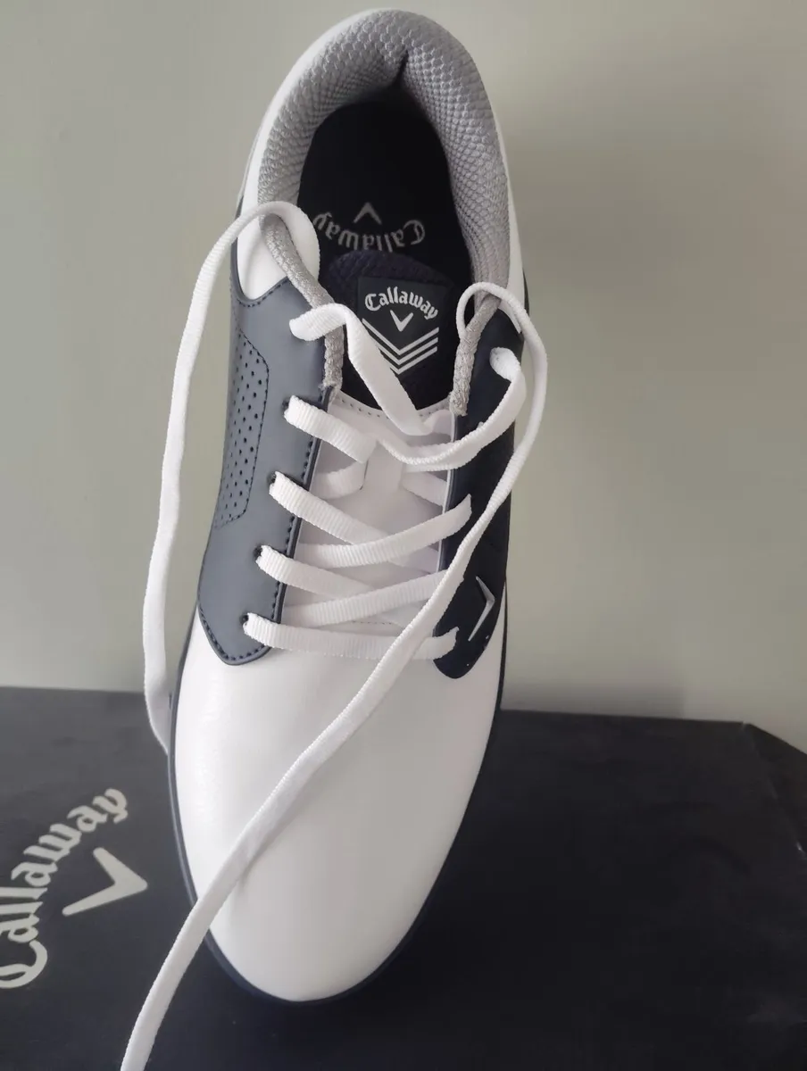 Golf shoes - Image 1