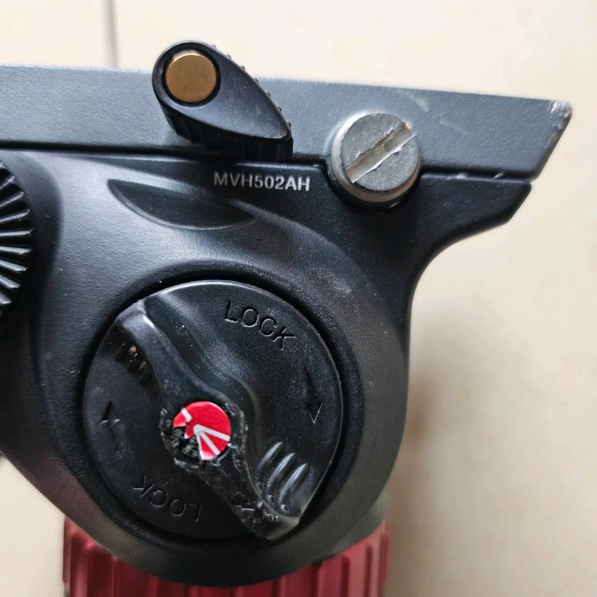 Carbon fibre tripods - Image 2