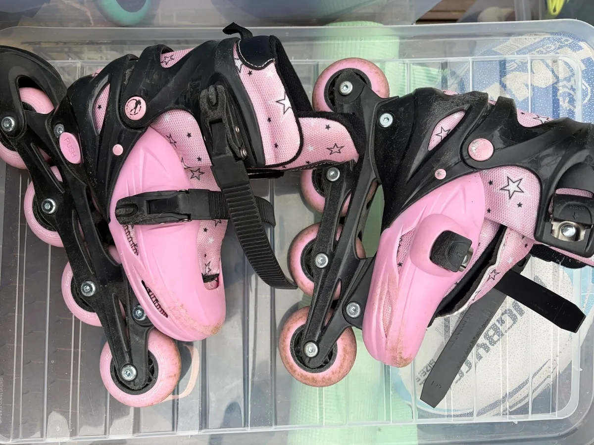 Roller skates and accessories for sale - Image 4