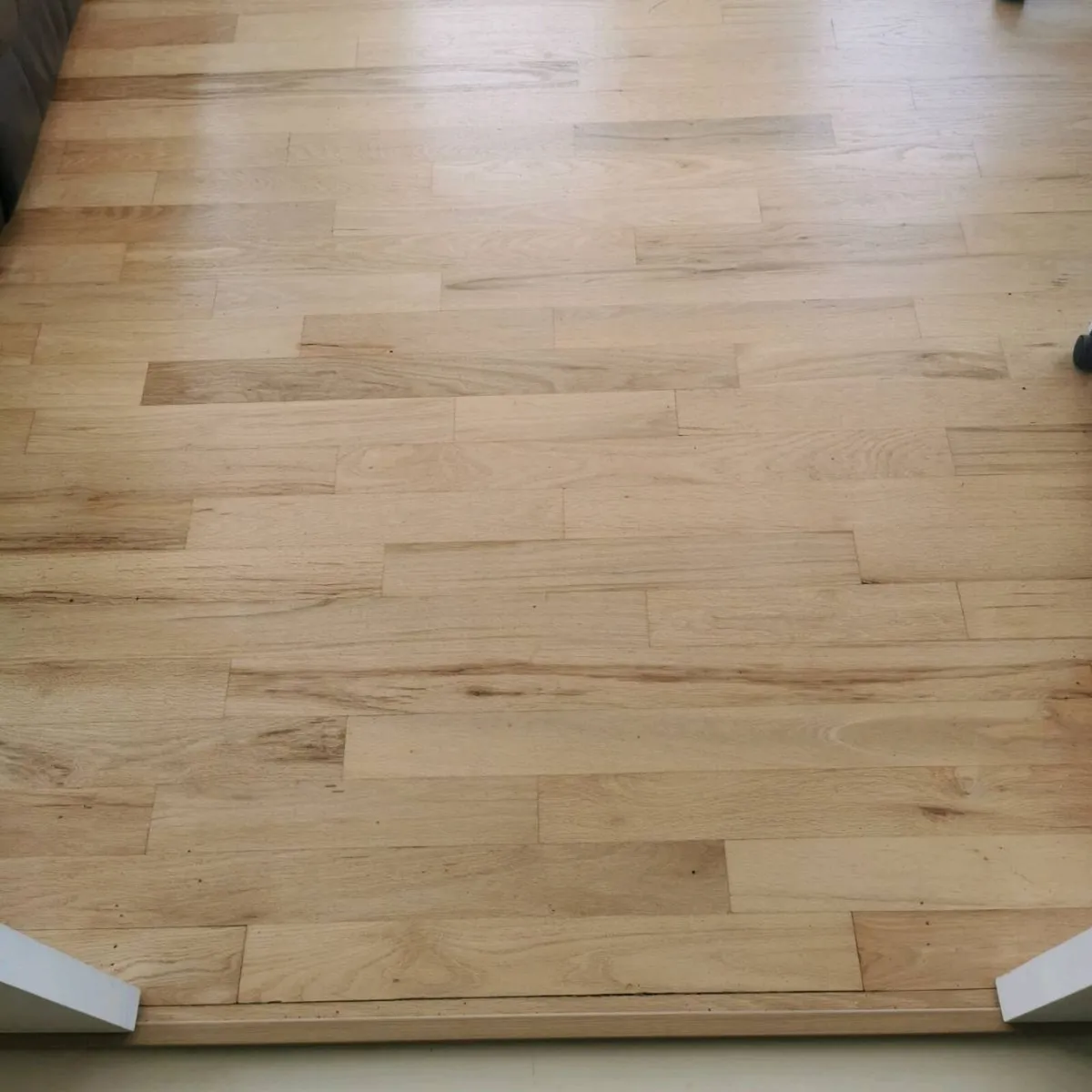 Oak flooring - Image 1