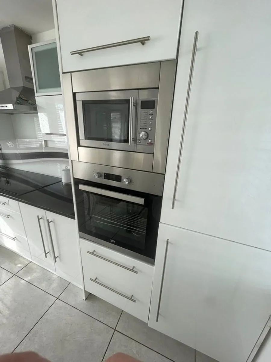 fitted kitchen - Image 4