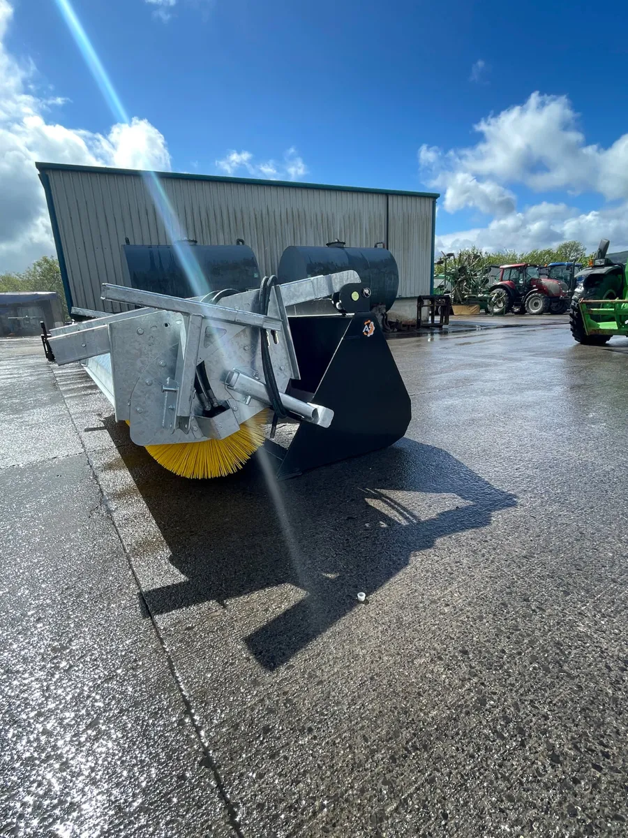 Almat Sweep Pro Bucket Brush - Image 3
