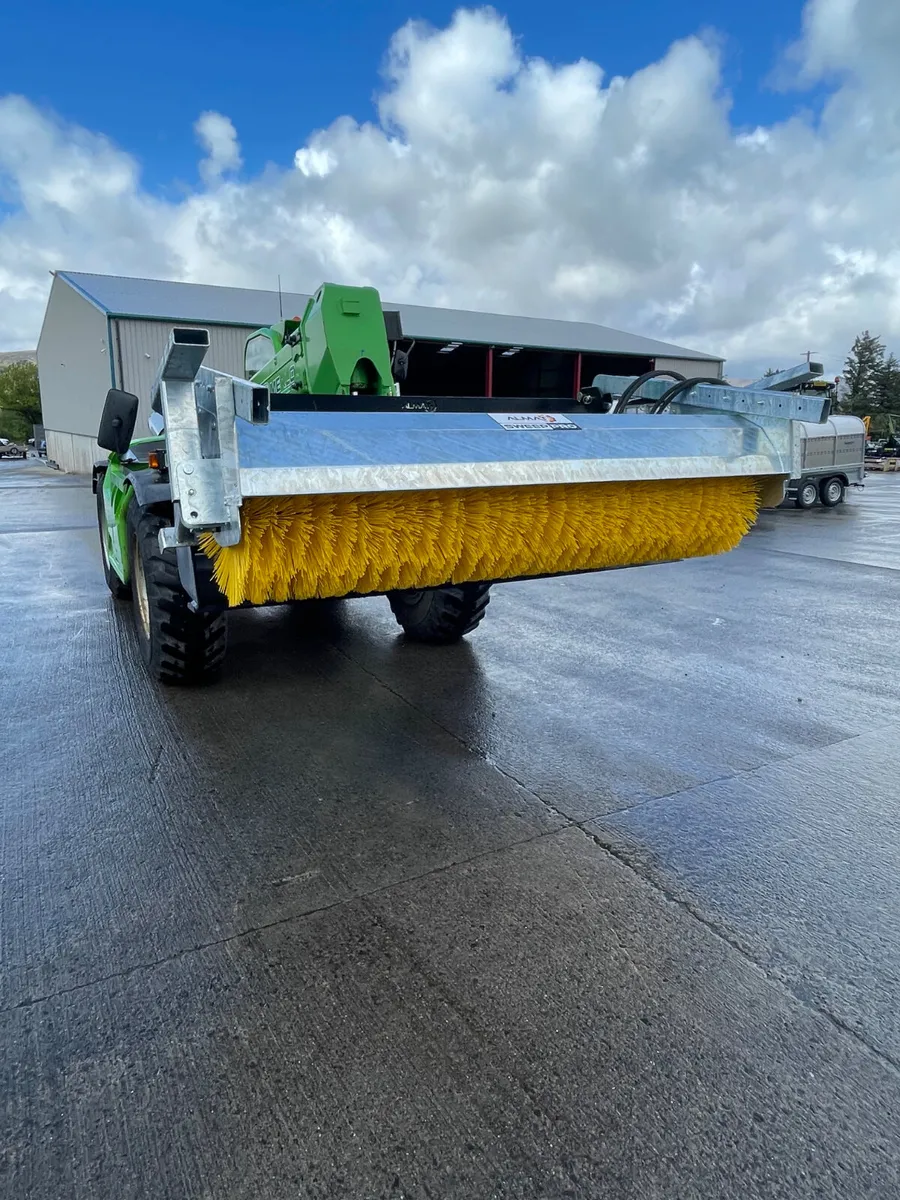 Almat Sweep Pro Bucket Brush - Image 1