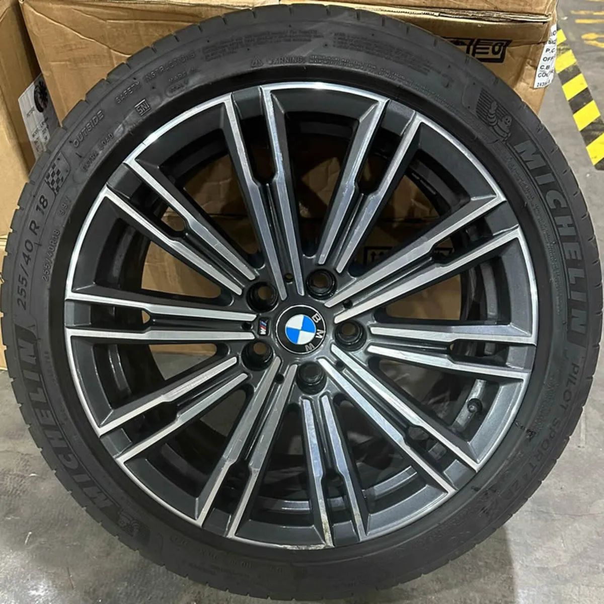 18" GENUINE OEM BMW 790M 3 SERIES WHEELS & TYRES - Image 2