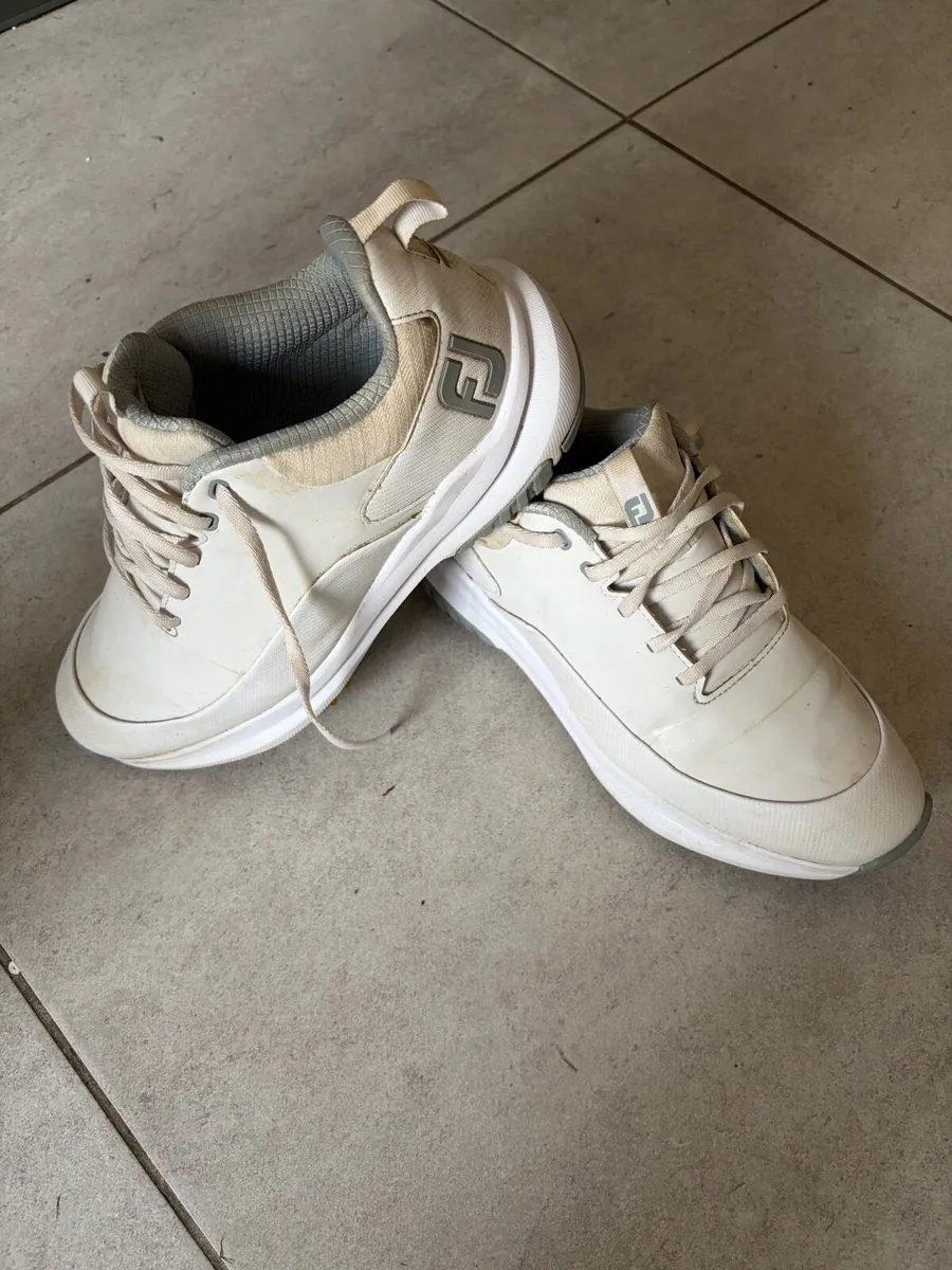 Golf shoes - Image 2