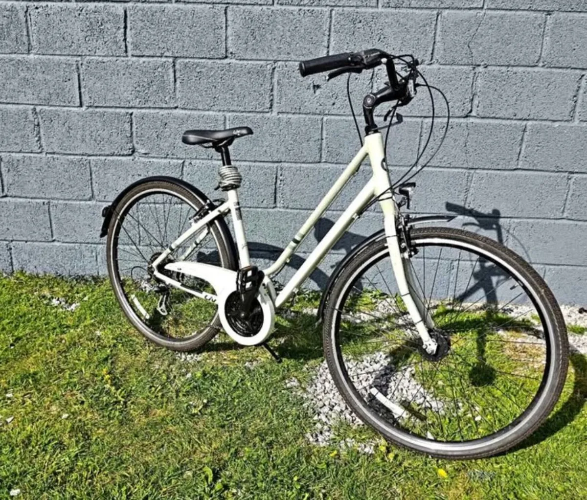 Liv Giant Flourish City Bike (Like New) - Image 1