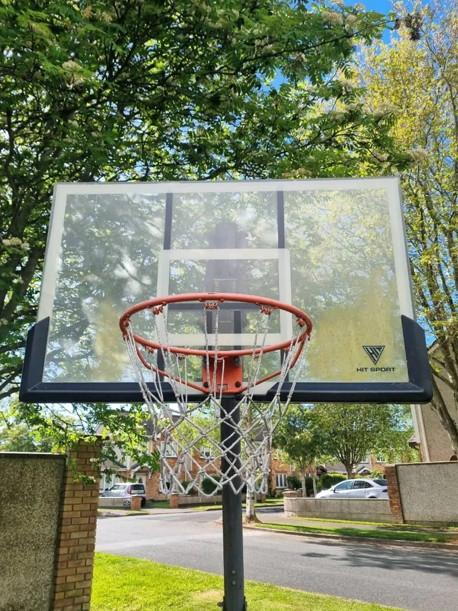 Basketball net and stand - Image 4