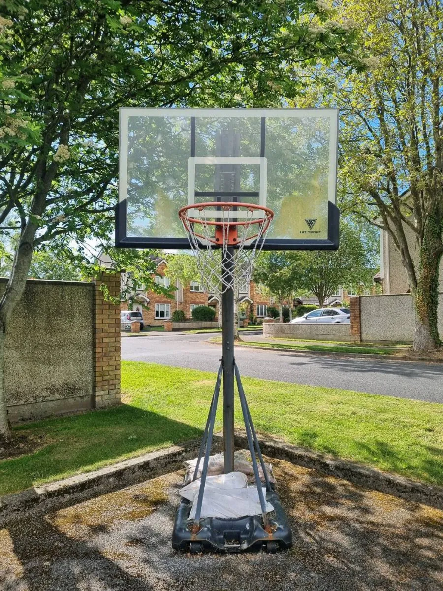 Basketball net and stand - Image 3