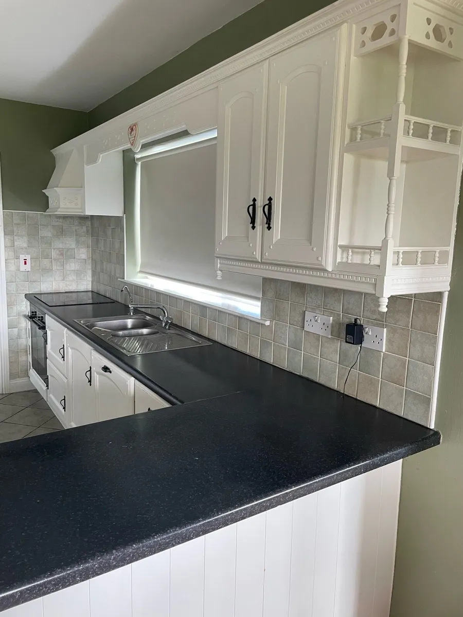 Kitchen Units - Image 2