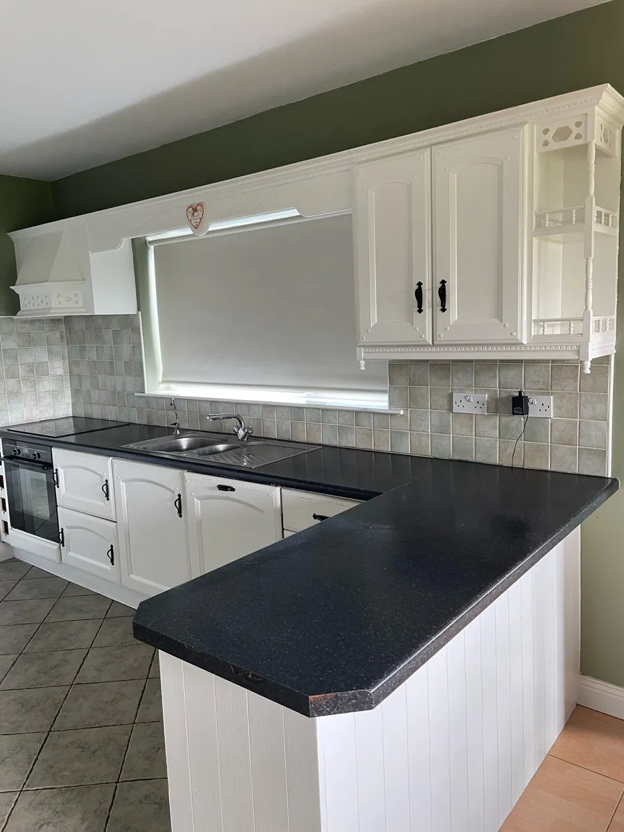 Kitchen Units - Image 1